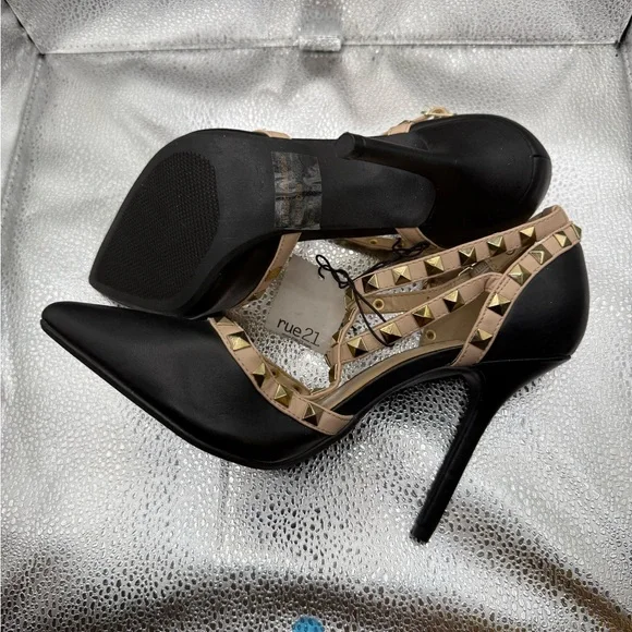 RUE 21 Black Women’s Pointed Stiletto Strap Heels with gold studs Size M (7-8) - Picture 5 of 11
